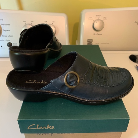 Clarks Shoes - Clark’s navy blue clogs